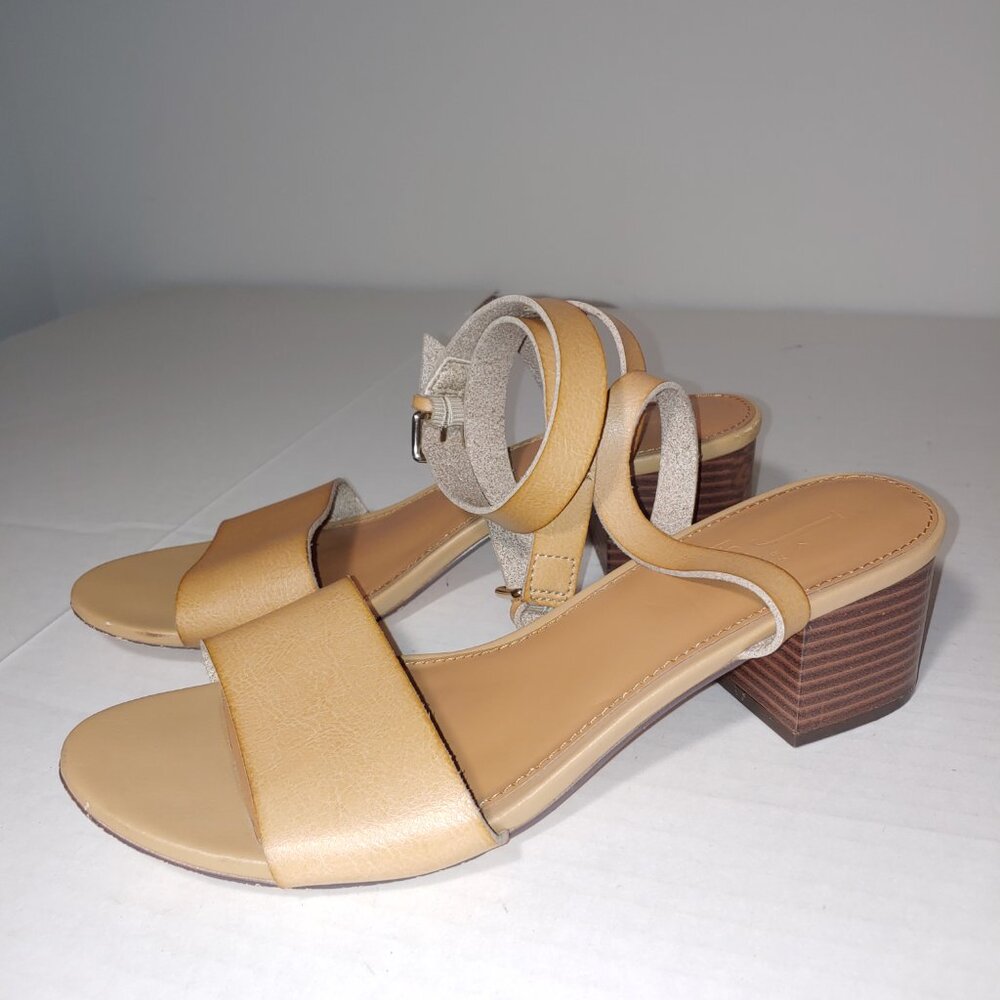 J By J. Crew Ankle Buckled Strap Sandals Size 8 Tan - Picture 2 of 9
